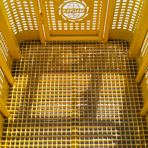 Man-Basket with roof